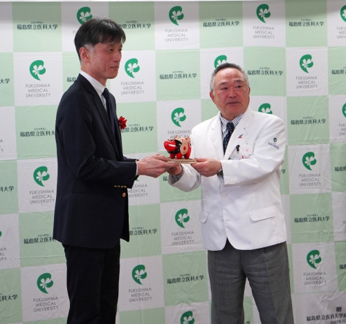 記念品受け渡しの様子