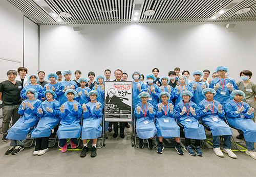 中学生が本物の手術手技に挑戦