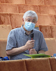 公立置賜総合病院 臨床検査部長・輸血部長・病理科科長 前田邦彦氏が講義をしている様子