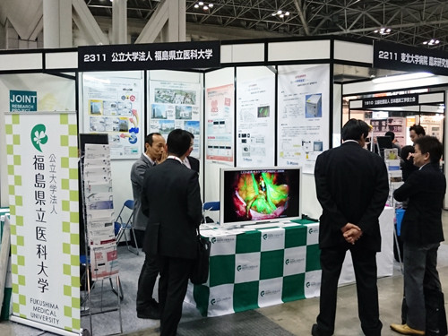 本学出展ブースの様子