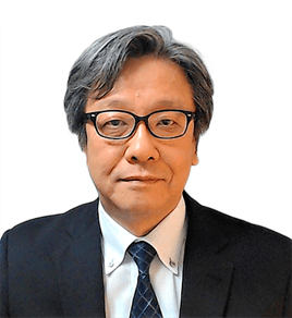 医師の矢部博興教授がスーツを着て正面を向いているポートレート。背景は黒。