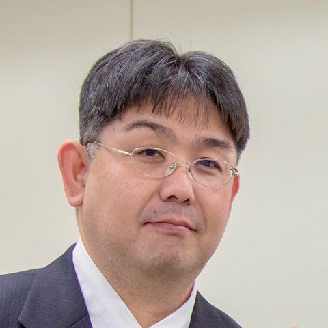 医療分野で活動する小林大輔助教のポートレート。