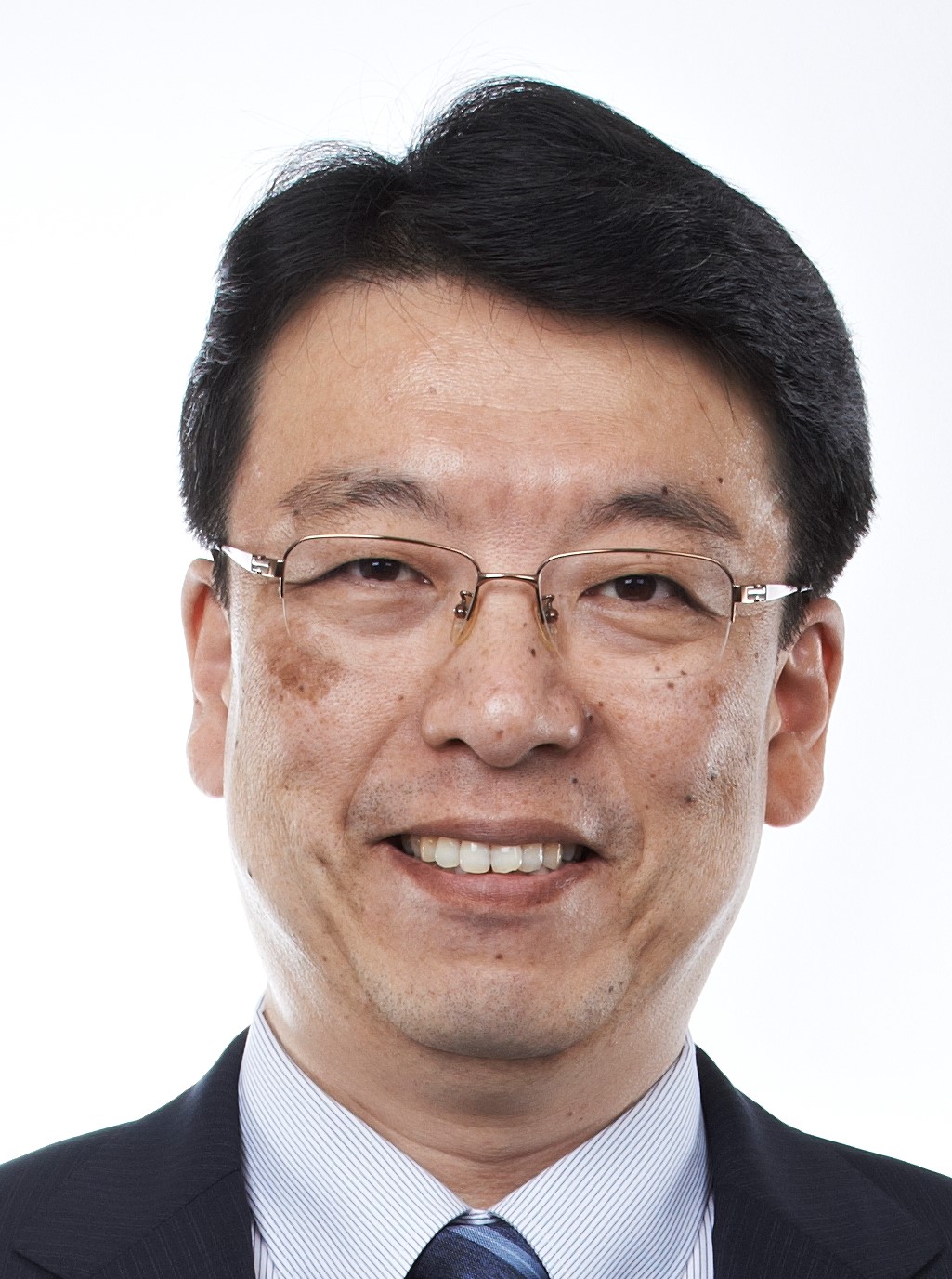 河野浩二教授のポートレート。福島県立医科大学の消化管外科学講座主任教授としての姿。