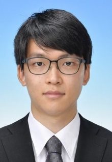福島県立医科大学の大学院生、小坂真琴さんの公式なプロフィール写真。
