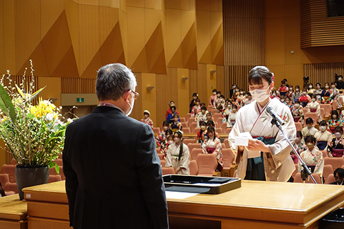 令和4年度学位記授与式の様子3