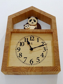 柱時計にもパンダがいます